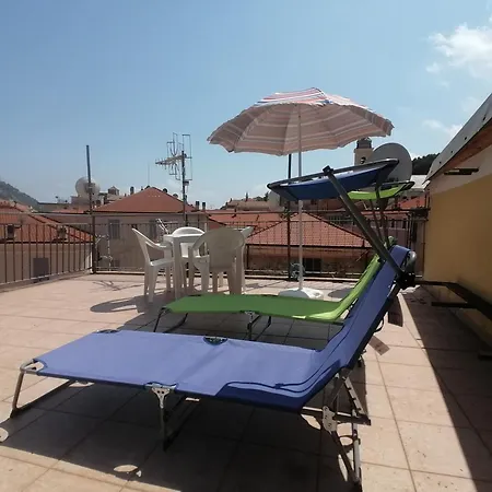 Terrazza Sui Tetti Di * טאג'ה