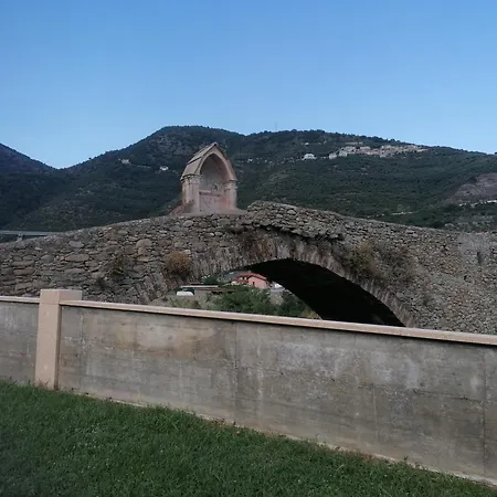 Appartamento Terrazza Sui Tetti Di Taggia
