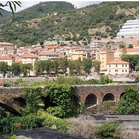 Terrazza Sui Tetti Di דירה